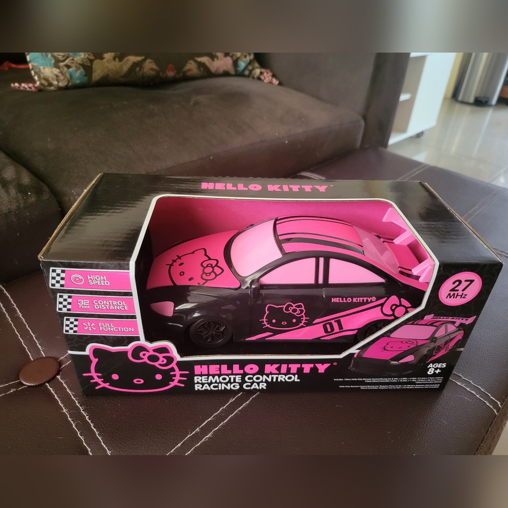 Sanrio Hello Kitty Remote Control Racing Car With Wheel Controller - Picture 2 of 4